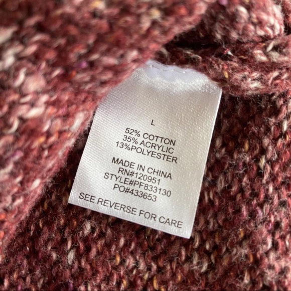 EUC sweater w/ striped sleeves - Picture 4 of 11